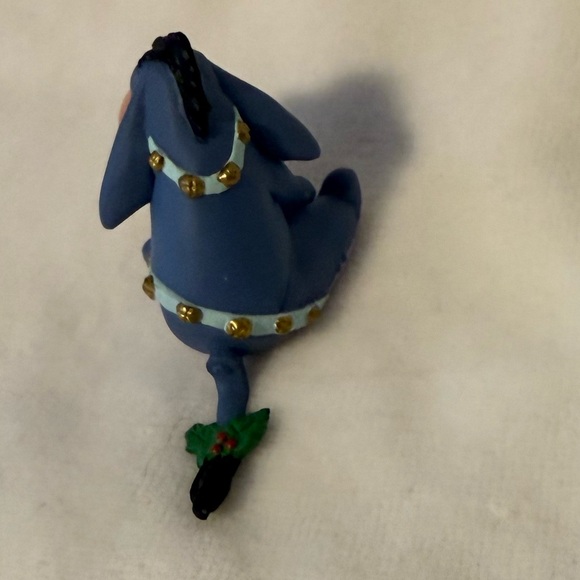 Christmas at Pooh's House Merry Miniature Figurines - Picture 11 of 16